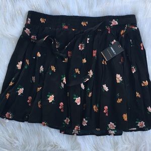 ⭐️Floral skirt⭐️